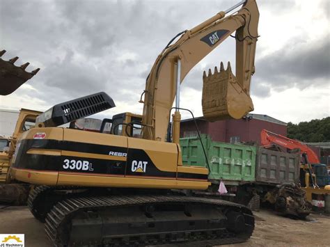 wide track excavator